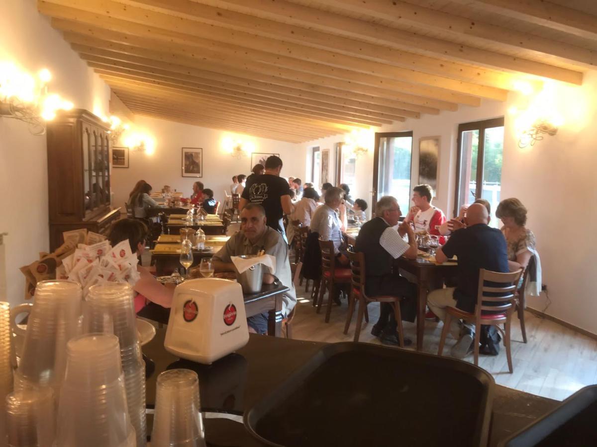 Agriturismo La Fornace Centro Ippico كومو المظهر الخارجي الصورة