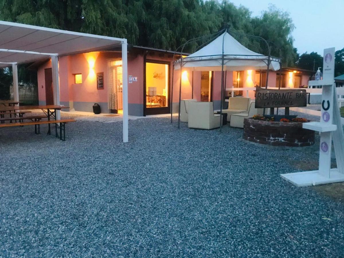 Agriturismo La Fornace Centro Ippico كومو المظهر الخارجي الصورة
