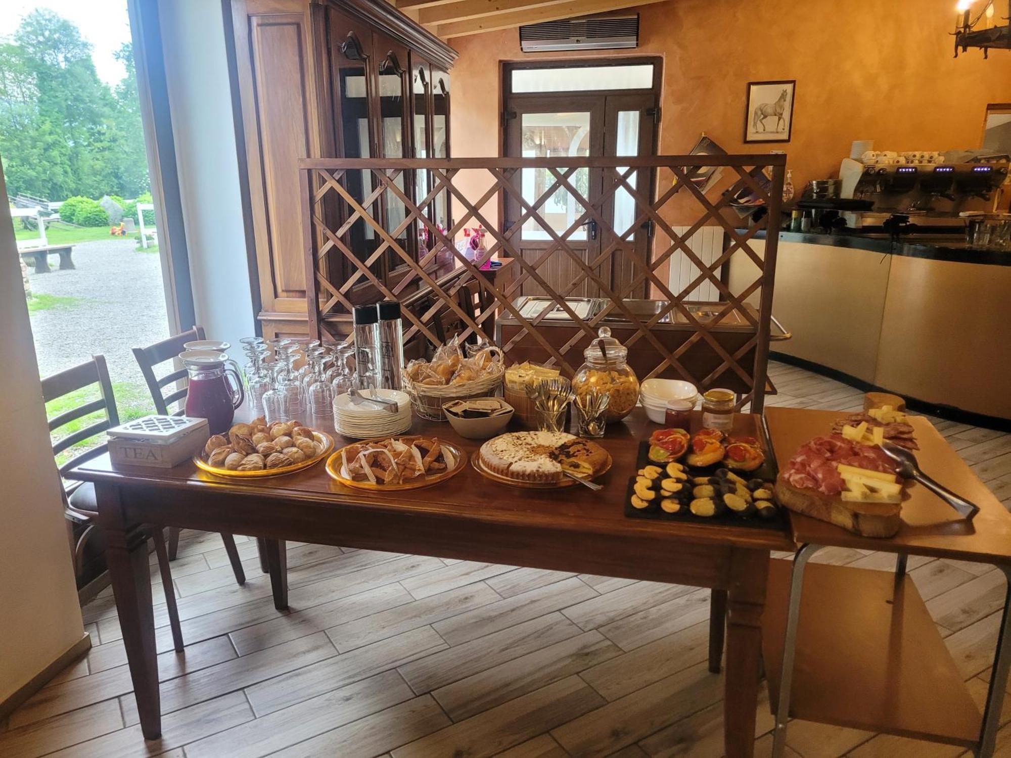 Agriturismo La Fornace Centro Ippico كومو المظهر الخارجي الصورة