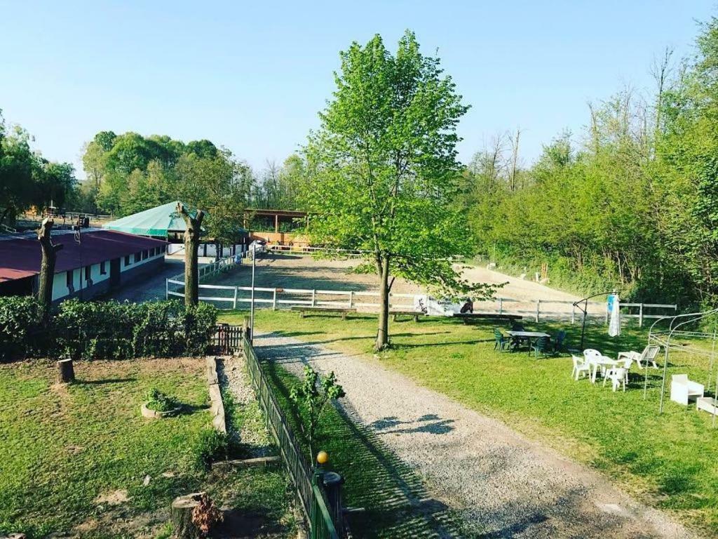 Agriturismo La Fornace Centro Ippico كومو المظهر الخارجي الصورة